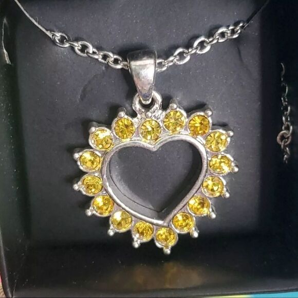 Avon Classic Silvertone Birthstone Heart Necklace w/Rhinestones NOVEMBER NEW! - Picture 5 of 12